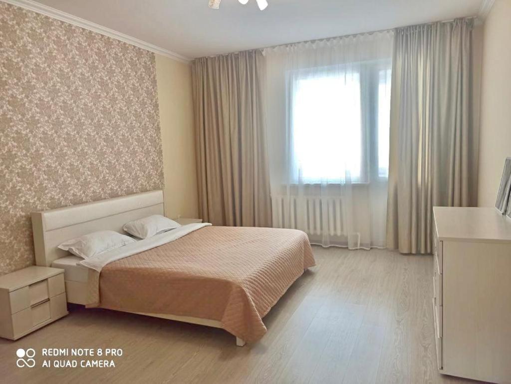 Апартаменты В Центре Левого Берега Asztana Kültér fotó